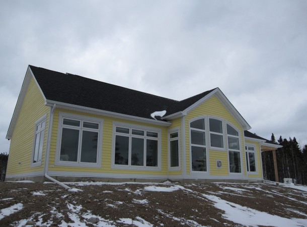 <span>Beautiful Ocean Front Home in Prospect, N.S.:</span> Lots of windows showcase the beautiful ocean view.