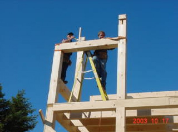 <span>Post & Beam:</span> Construction of the post & beam cabin